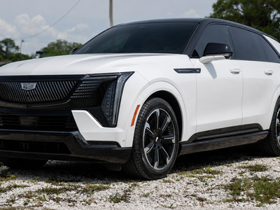 2025 Cadillac Escalade IQ Sport 2
