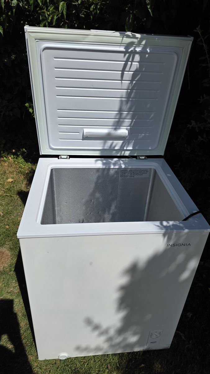 Insignia 5.0 Cu. Ft. Chest Freezer
