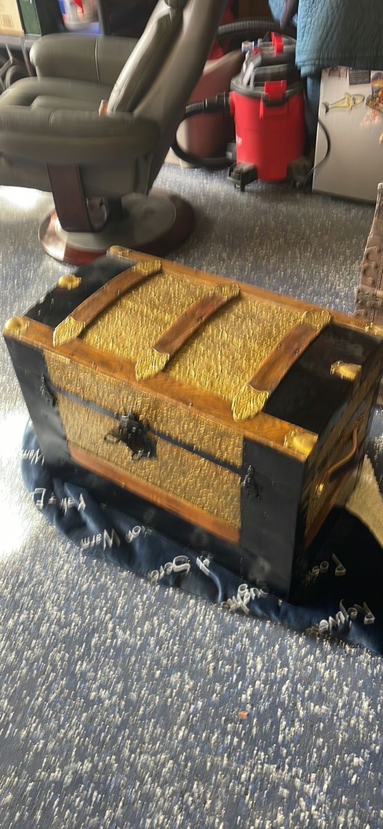 Stunning Antique Steamer Trunk