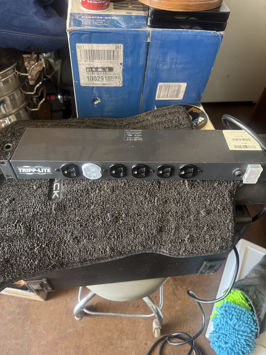 Power Strip Strip RS-1215 (12) Plug Ins