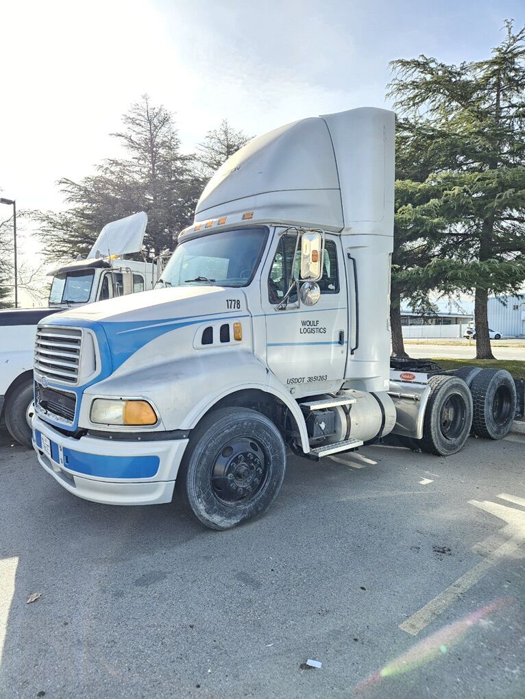 1996 Ford Semi Truck