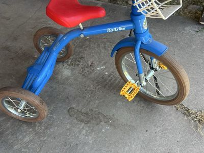 Italtrike Tricycle Kids Blue Red Yellow with Front Basket in excellent condition
