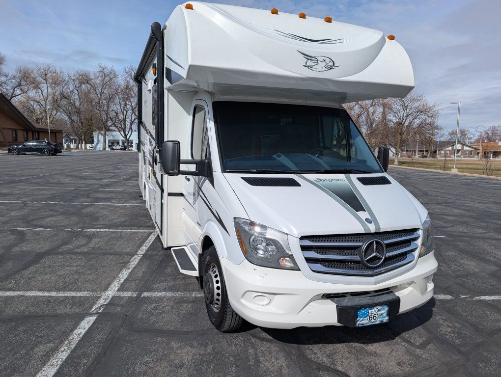 2016 jayco Melbourne  Mercedes