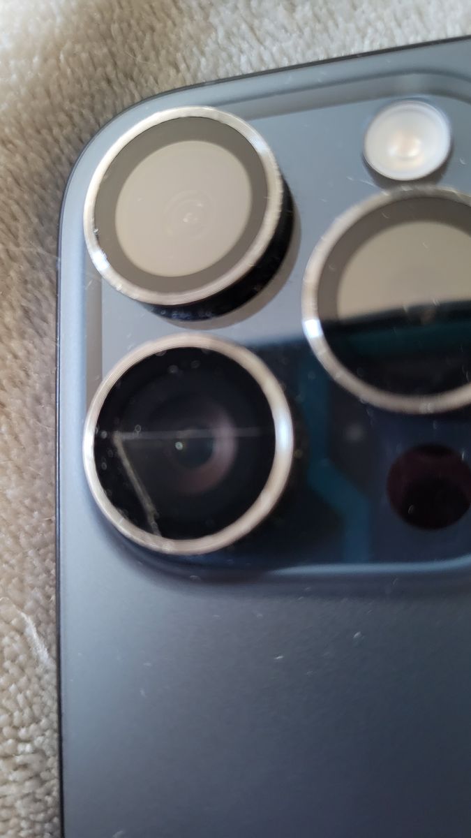 VERIZON iPhone 15 - 256GB - Cracked Camera Lens, But Works Great!