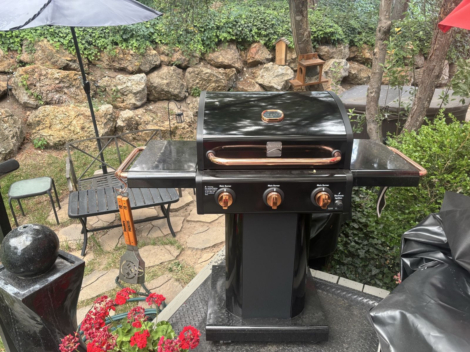 Kenmore three burner grill some assembly required brand new in the box