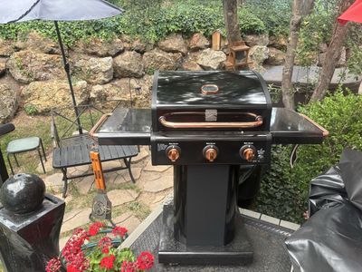 Kenmore three burner grill some assembly required brand new in the box