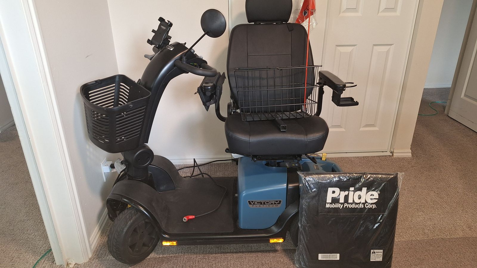 Pride Victory Platinum Mobility Scooter (like new)