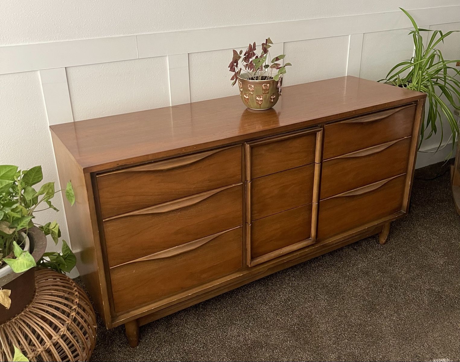 Mid-Century Modern 6-Drawer Dresser