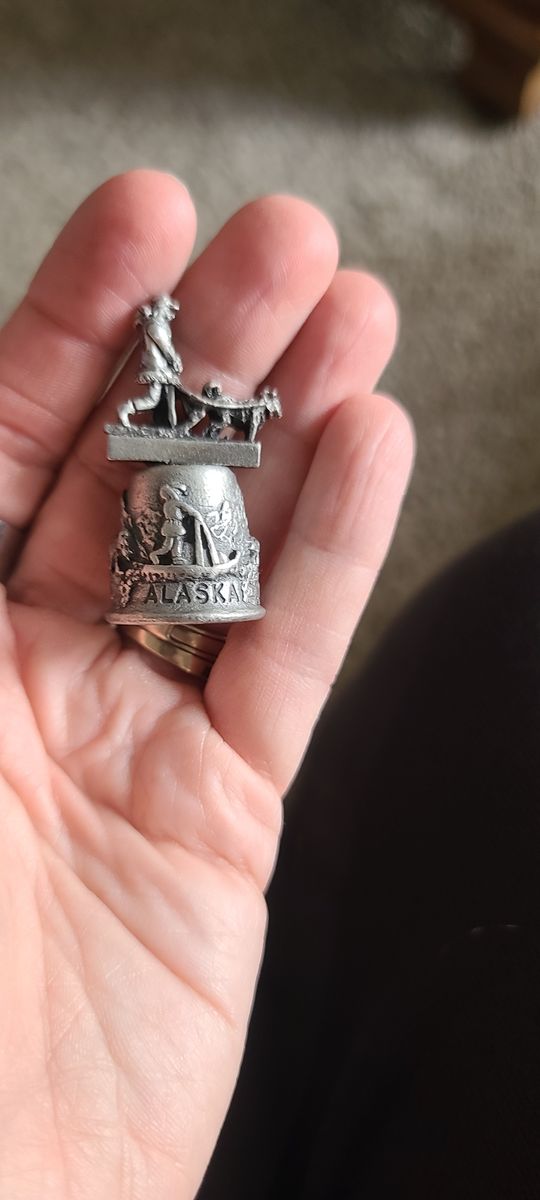 ALASKA DOG SLEDDING PEWTER THIMBLE