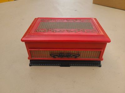 Vintage Mid-Century Talisman by Deltah Jewelry Box