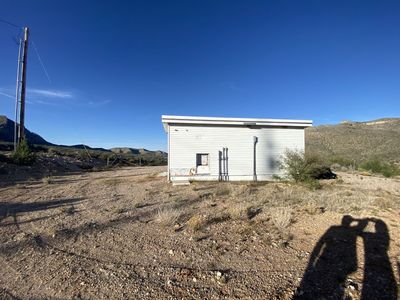 1 Acre +400 Sqft (Approx) Bldg