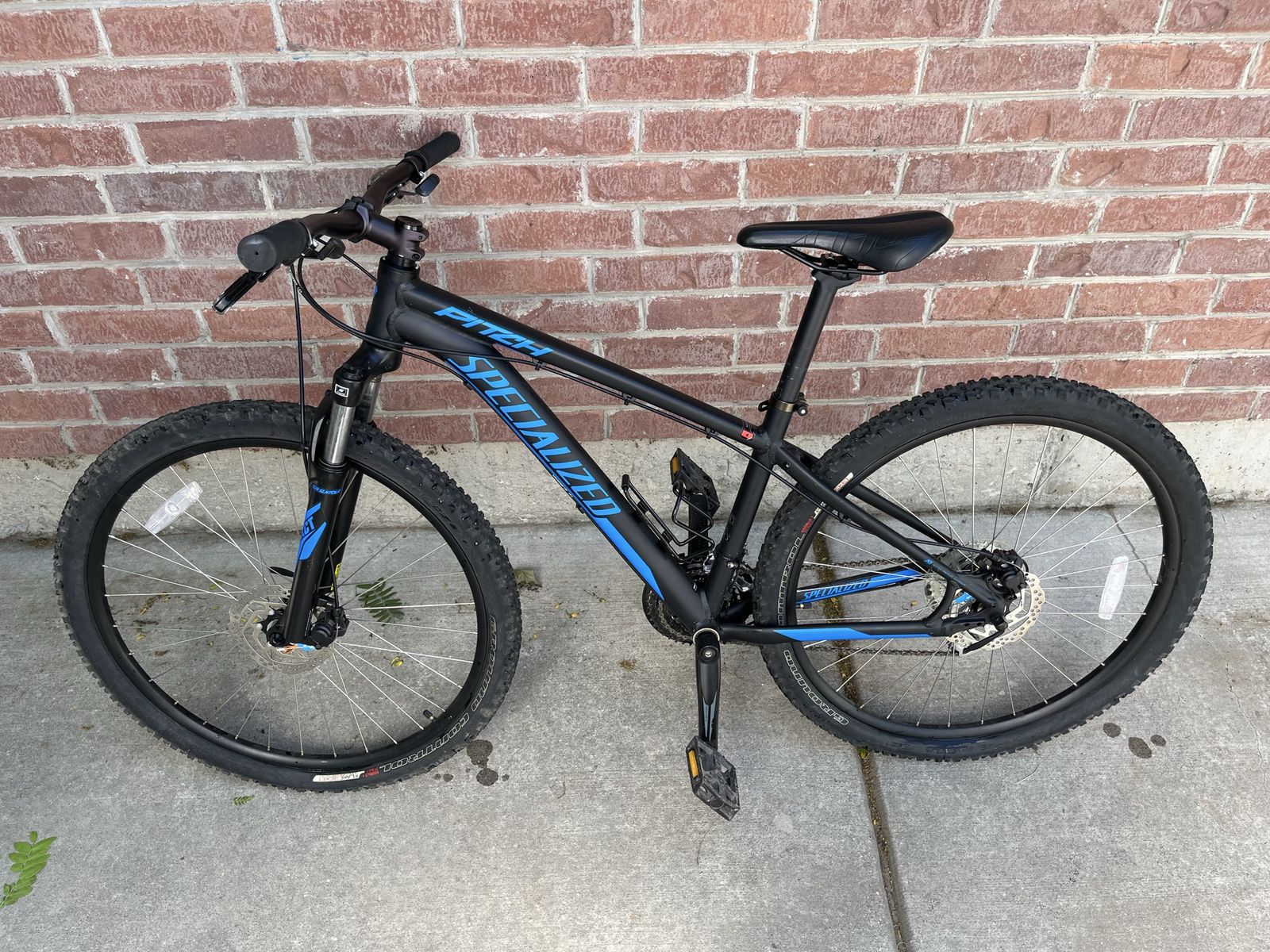 Specialized Pitch Sport Mountain Bike - Black/Blue, Hardtail, 27.5" Wheels, Shimano Components