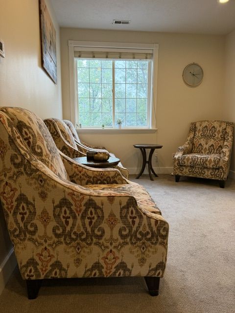 EMERSON ACCENT CHAIR Exquisite Premium Most Comfortable Lobby Chairs