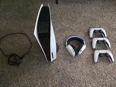 Ps5 Disc Edition with 2 TB Samsung 990 Pro SSD and Heatsink installed