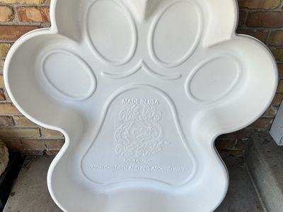 Paw shaped Dog Pool
