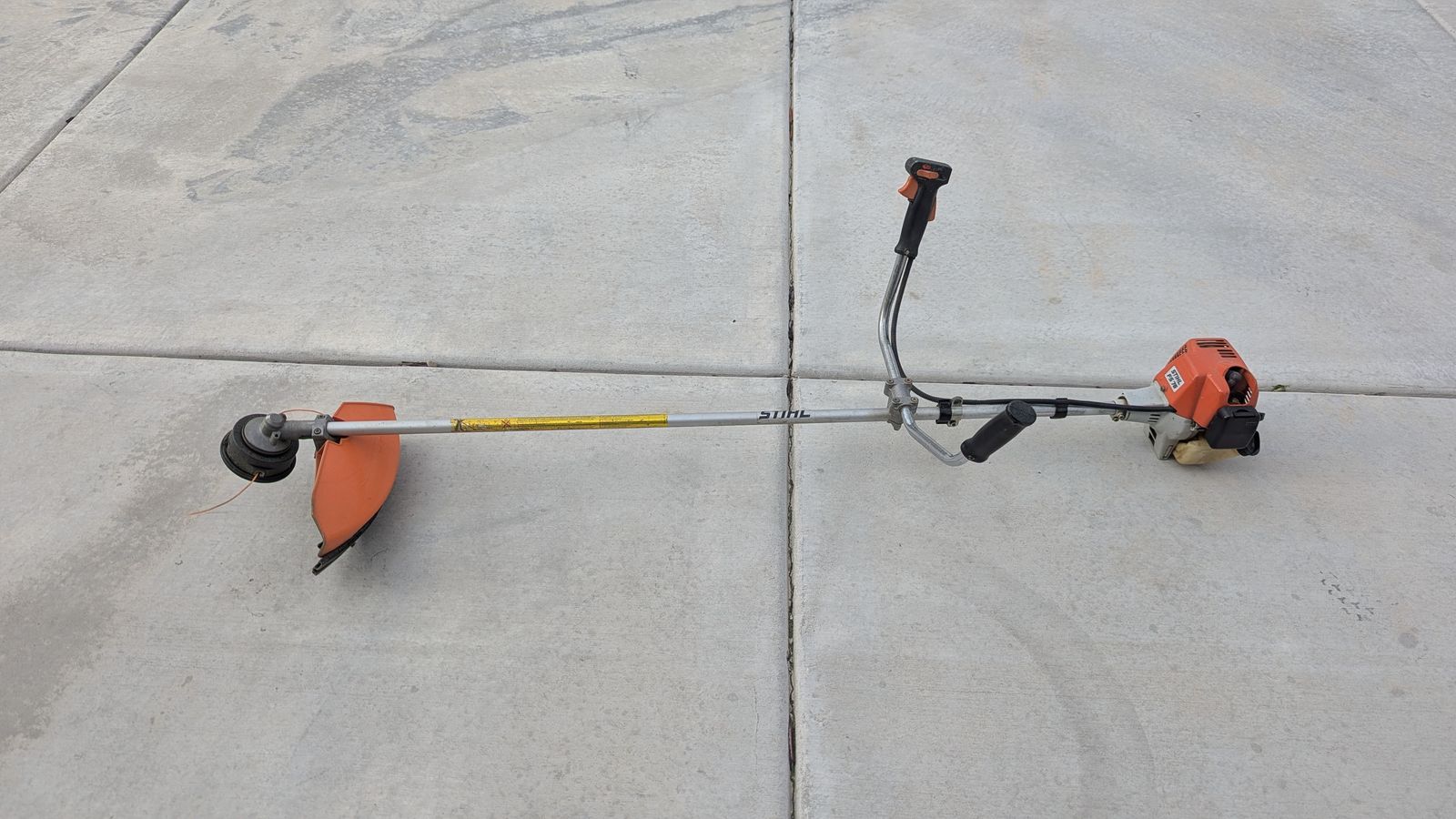 Stihl FS 70 C-E Gas String Trimmer / Brushcutter (Bike Handles + Extra Blades)
