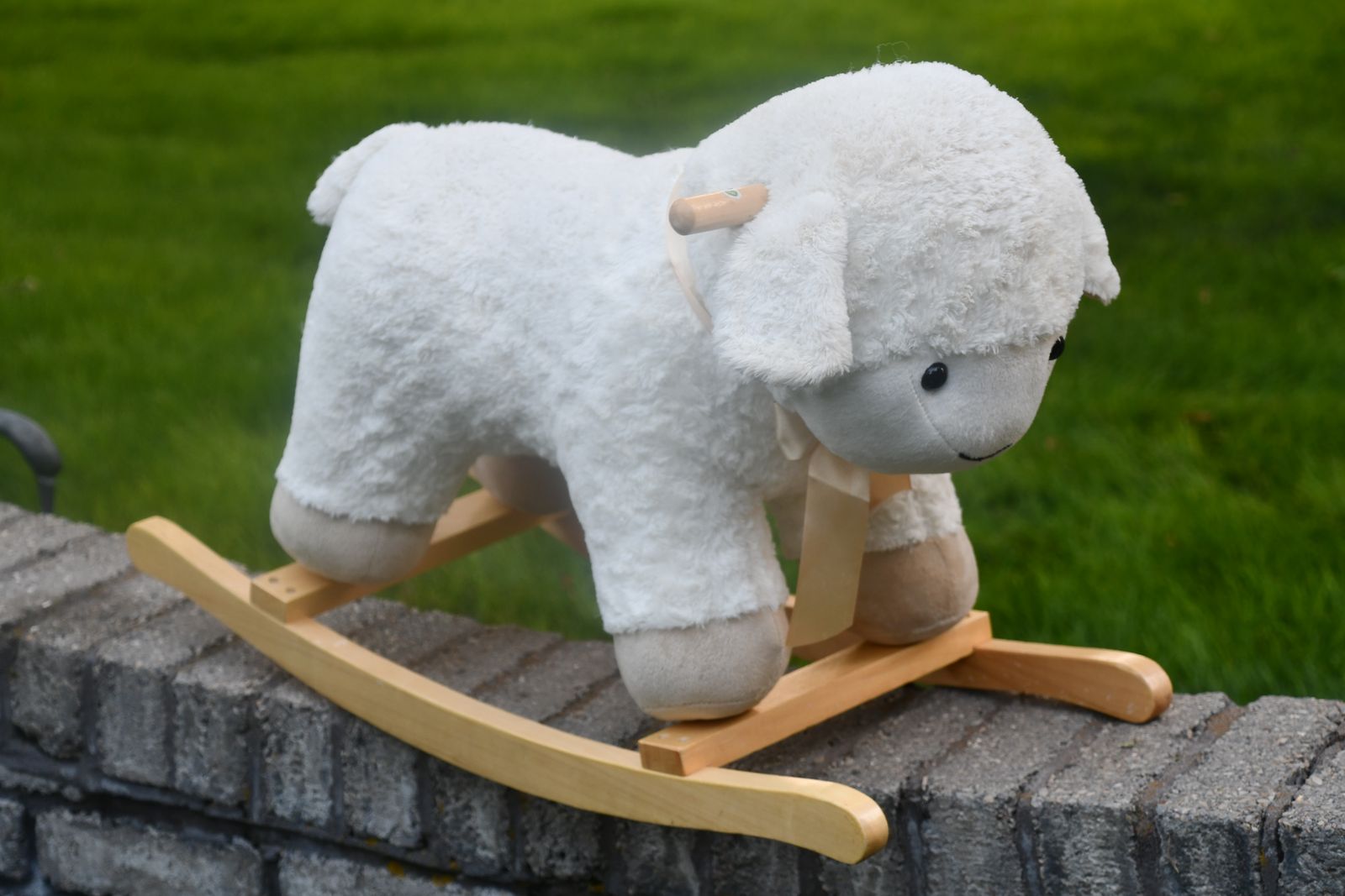 CHILD'S RIDE ON ROCKING LAMB ~ KELLYTOY ~ LENGTH 27" ~ HEIGHT 18" ~ CUTE & CLEAN!