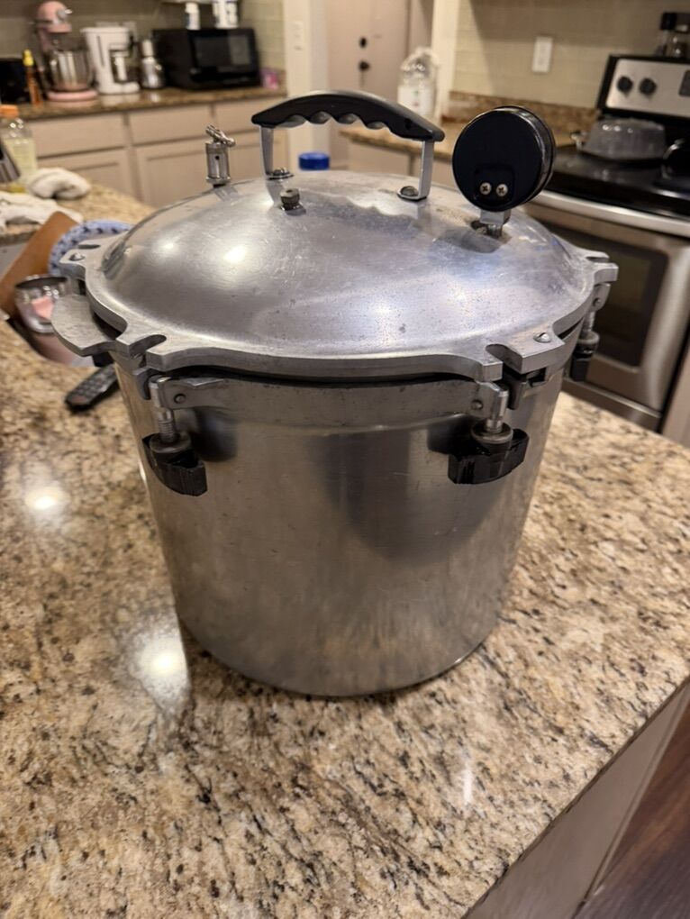 21 Q All American Pressore Canner