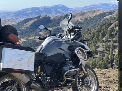2015 BMW R1200GS Adventure Motorcycle - Premium Touring Spec