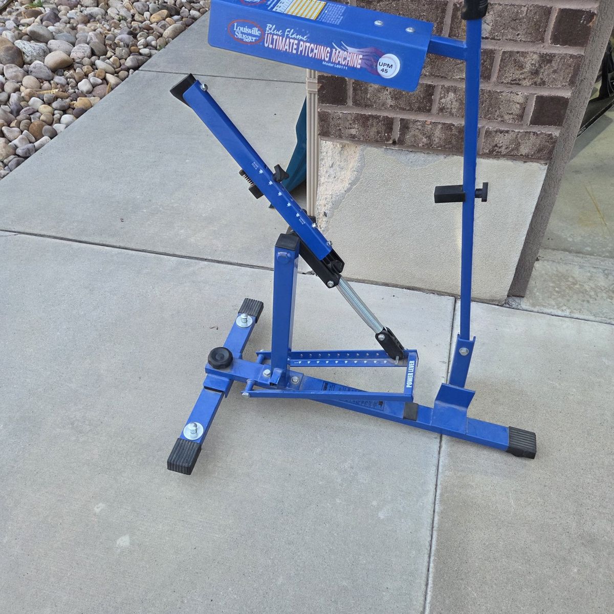 baseball pitching machine