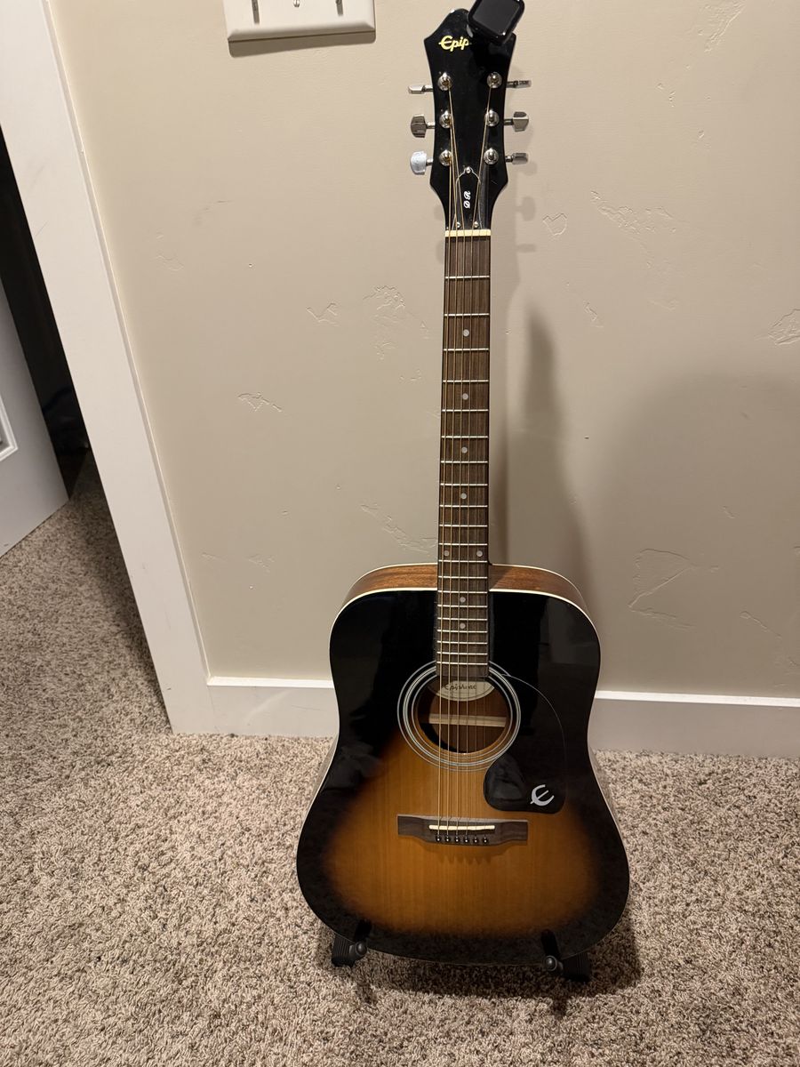 Epiphone DR-100VS Acoustic Guitar, Vintage Sunburst, Excellent Condition with Box