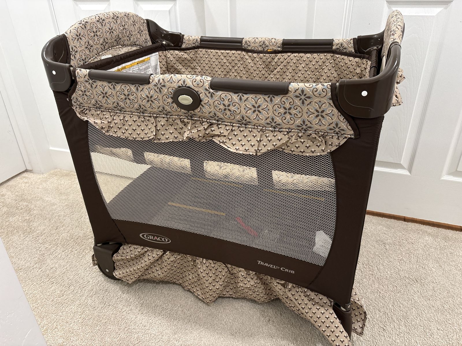 Graco Travel Lite Crib Playard Brown Patterned Used