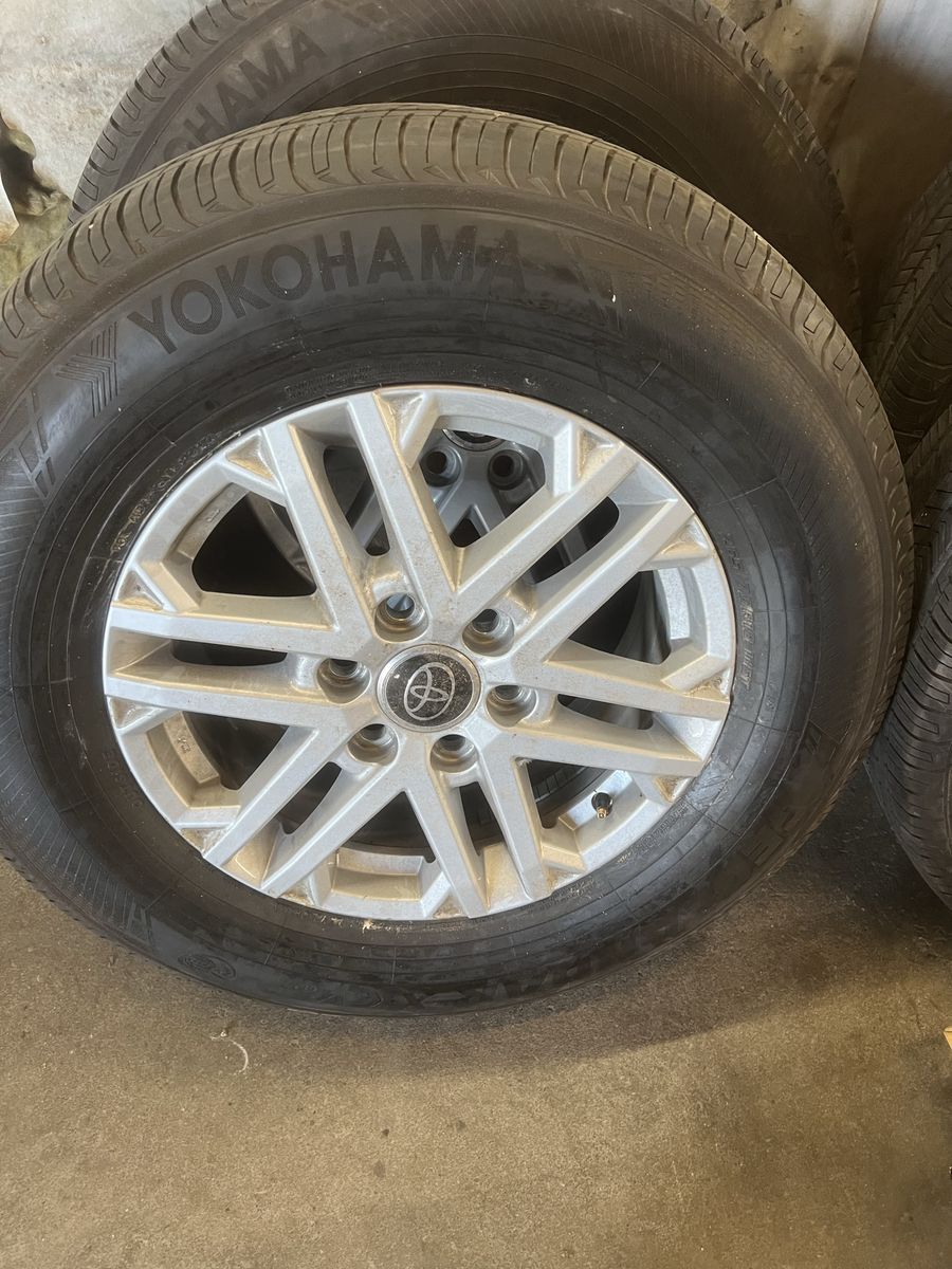 Toyota Tundra 18” factory oem wheels with tires