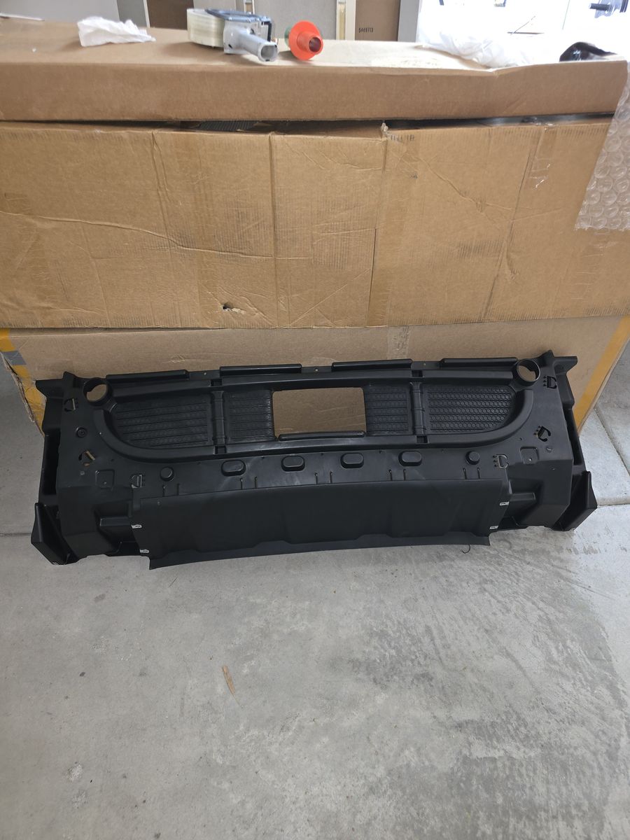 Freightliner Cascadia 113 125 Front Bumper Powdercoated Gray Plastic w/o Fog Light/Parking Aid Holes