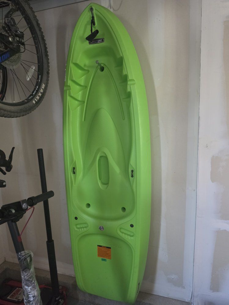 Lifetime Youth Wave Kayak - Model 90856 - 6ft - Bright Green