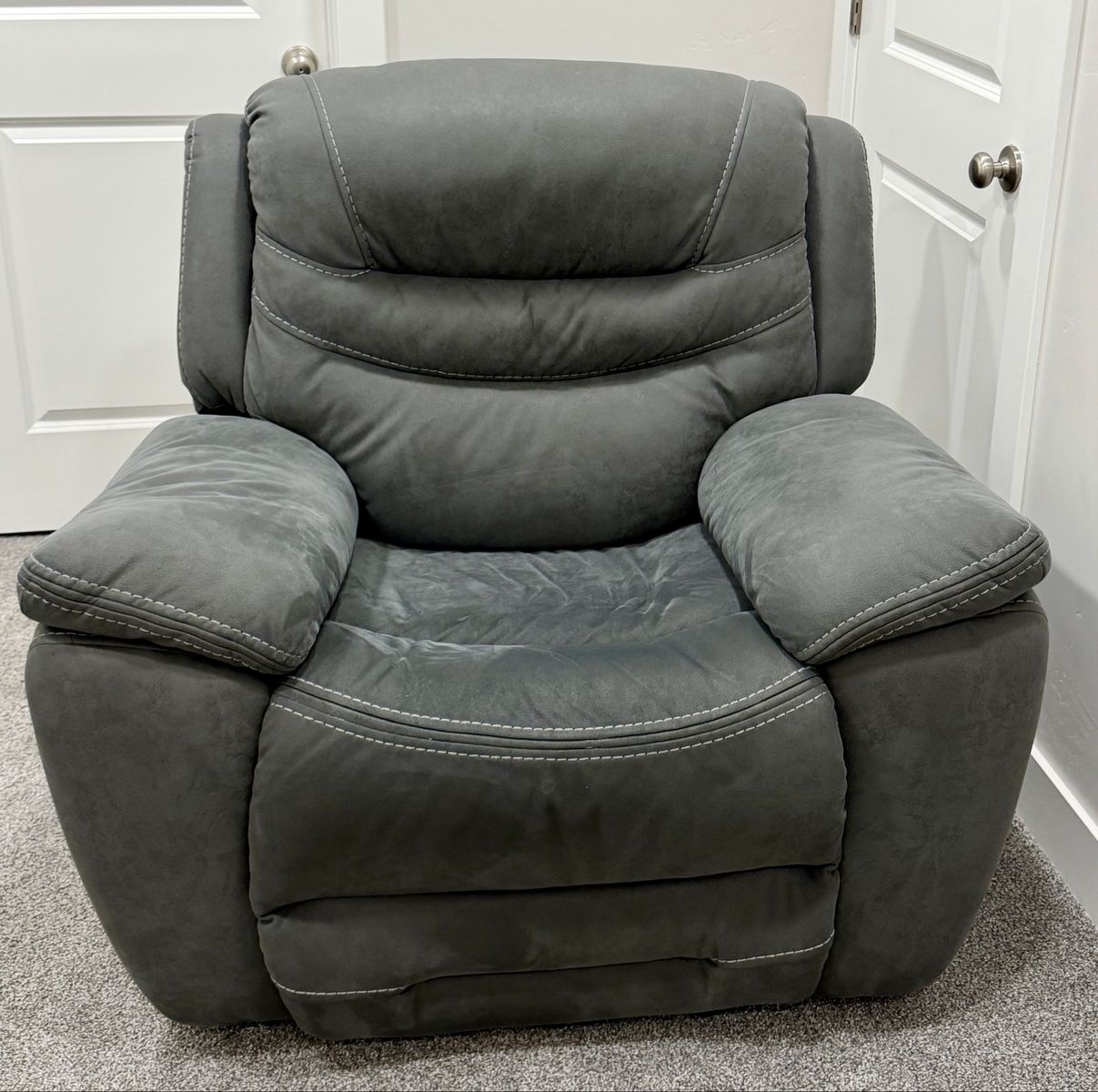 Gray Recliner Chair - Comfortable Upholstered Seating with White Stitching