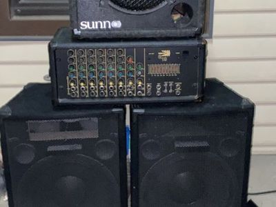 PA-Powered mixer/Speakers
