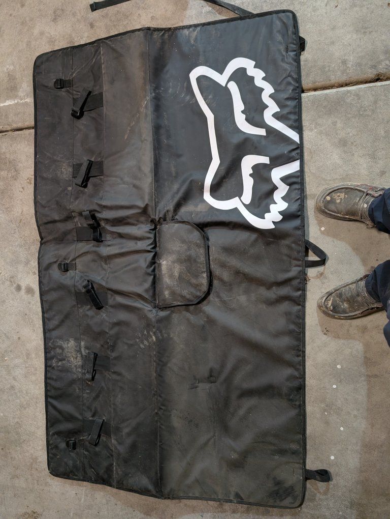 fox tailgate cover
