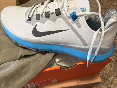 TW 13 Golf Shoes Size 10
