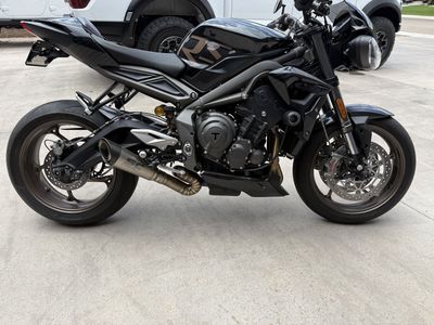 "For Sale" 2023 Triumph Street Triple RS