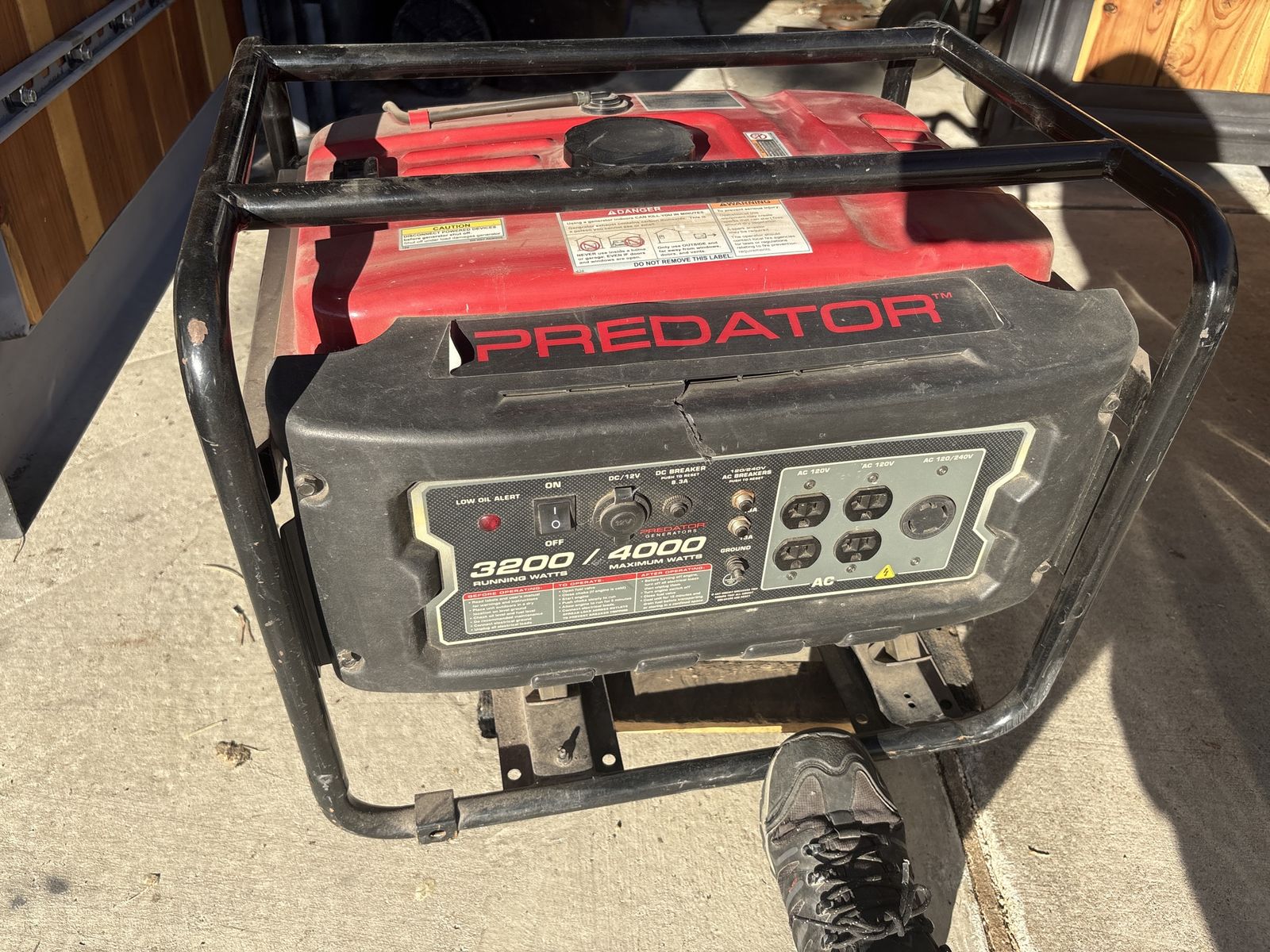 Predator 3200/4000 Watt Portable Gas Generator - Low Use, Excellent Running Condition