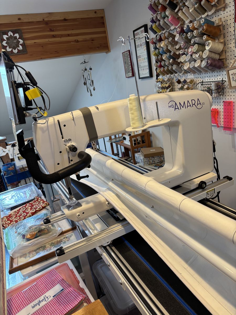 Handi Quilter Amara 20 with Pro-Stitcher (used)