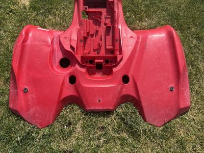 2005 Suzuki 700 rear plastics