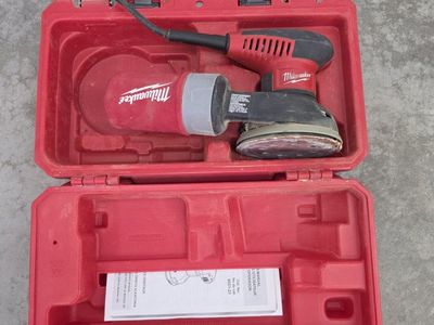Milwaukee Random Orbit Palm Sander with Dust Bag & Case, 5-inch 120V