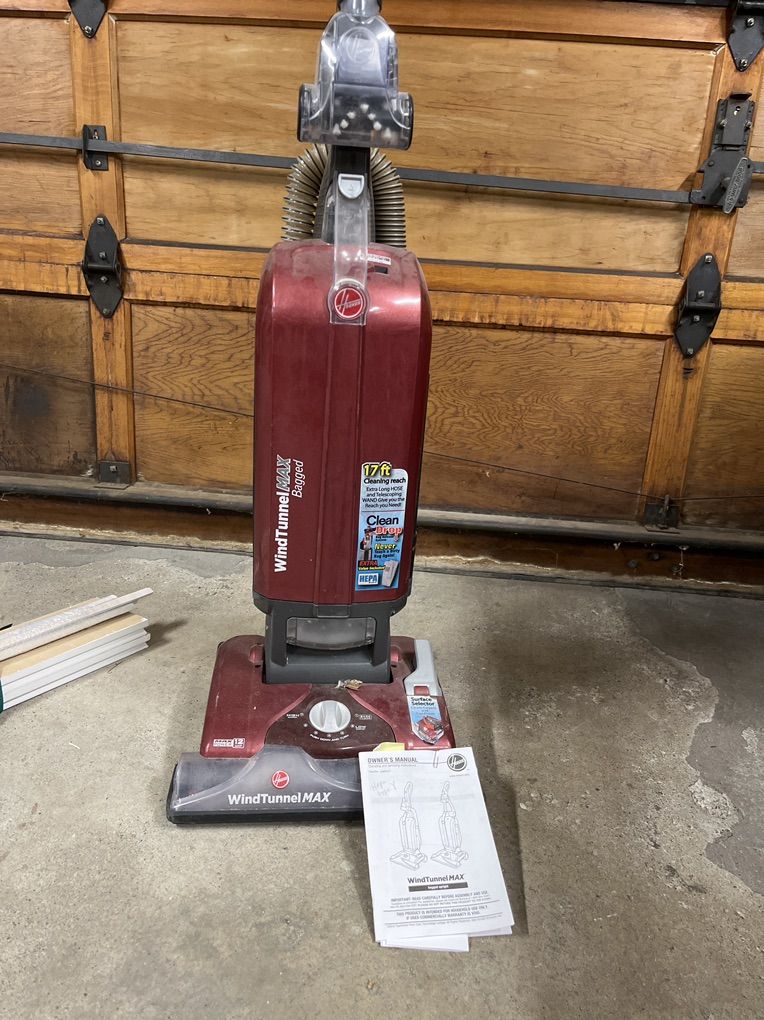 Hoover Nguyen Tunnel Max Bag Vacuum