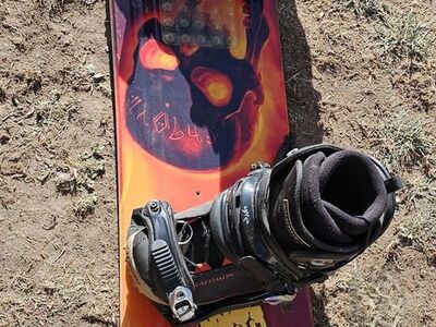 Lamar Snowboard 168cm with Lamar bindings and Solomon Men's size 10 boots