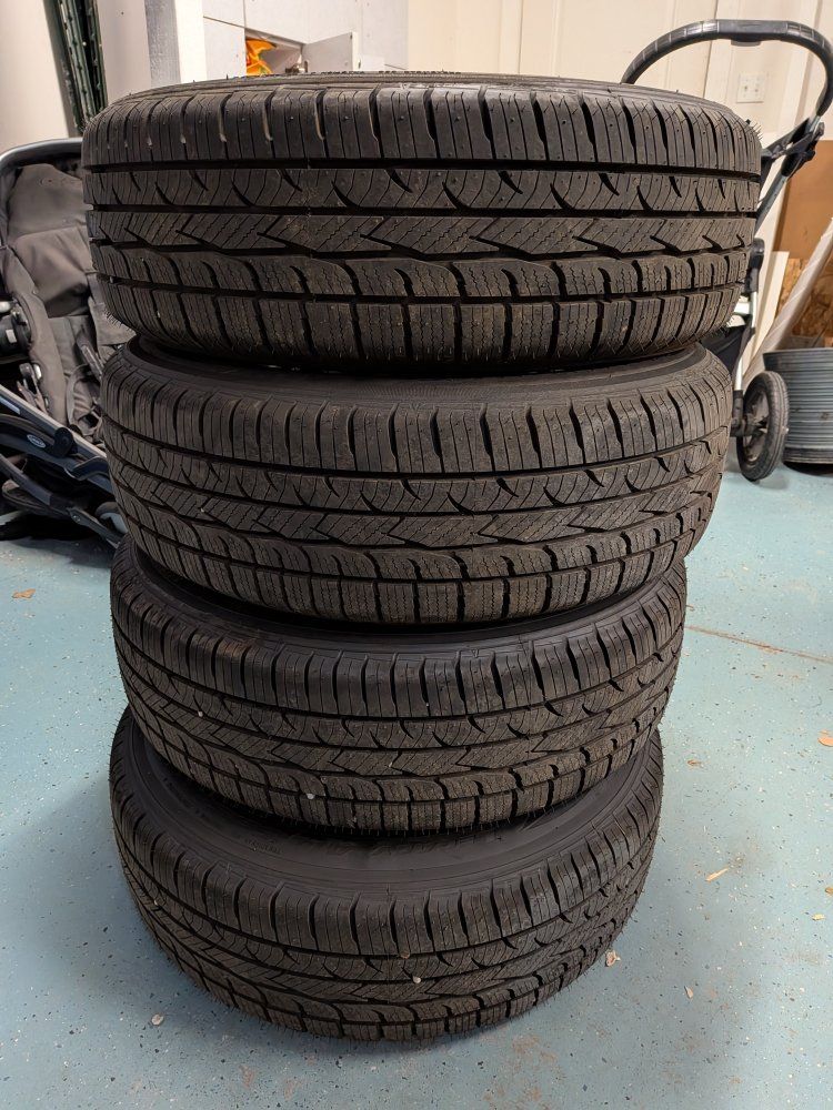 Legacy All Season Tires 195/65R15