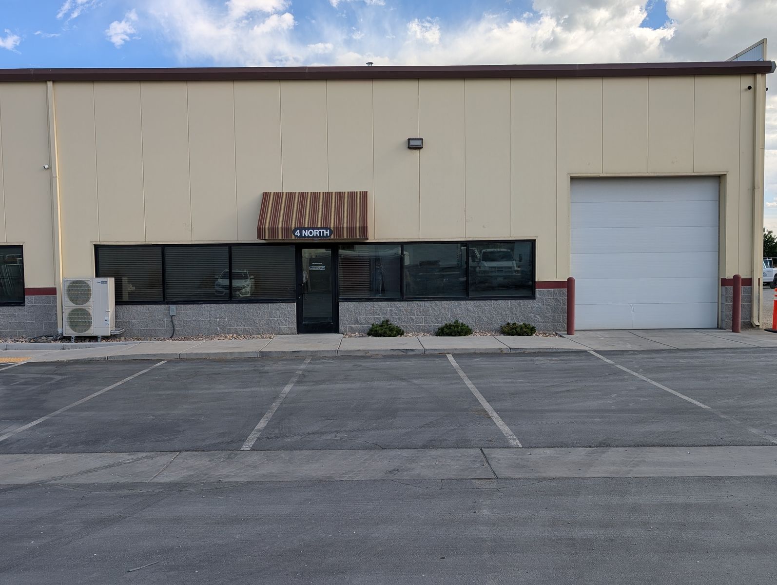 Office warehouse for lease in American Fork