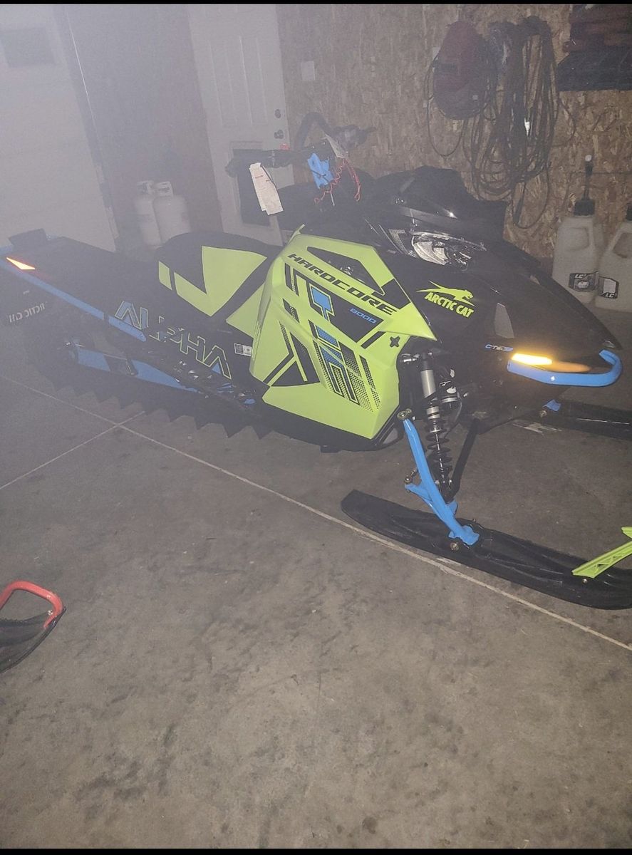 Arctic Cat Hardcore 8000 Alpha Snowmobile Green/Blue