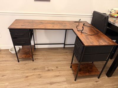 Lshaped desk