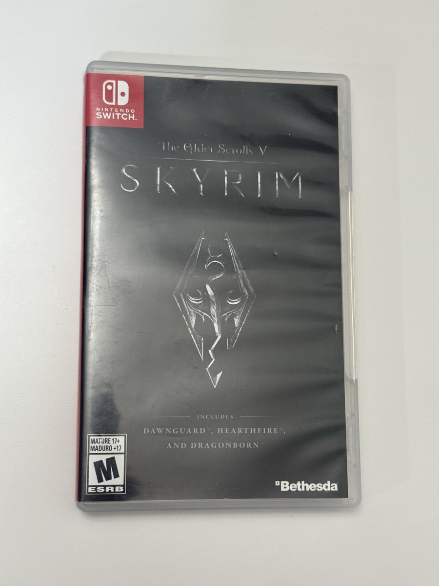 Nintendo Switch Game / Skyrim / Good Condition