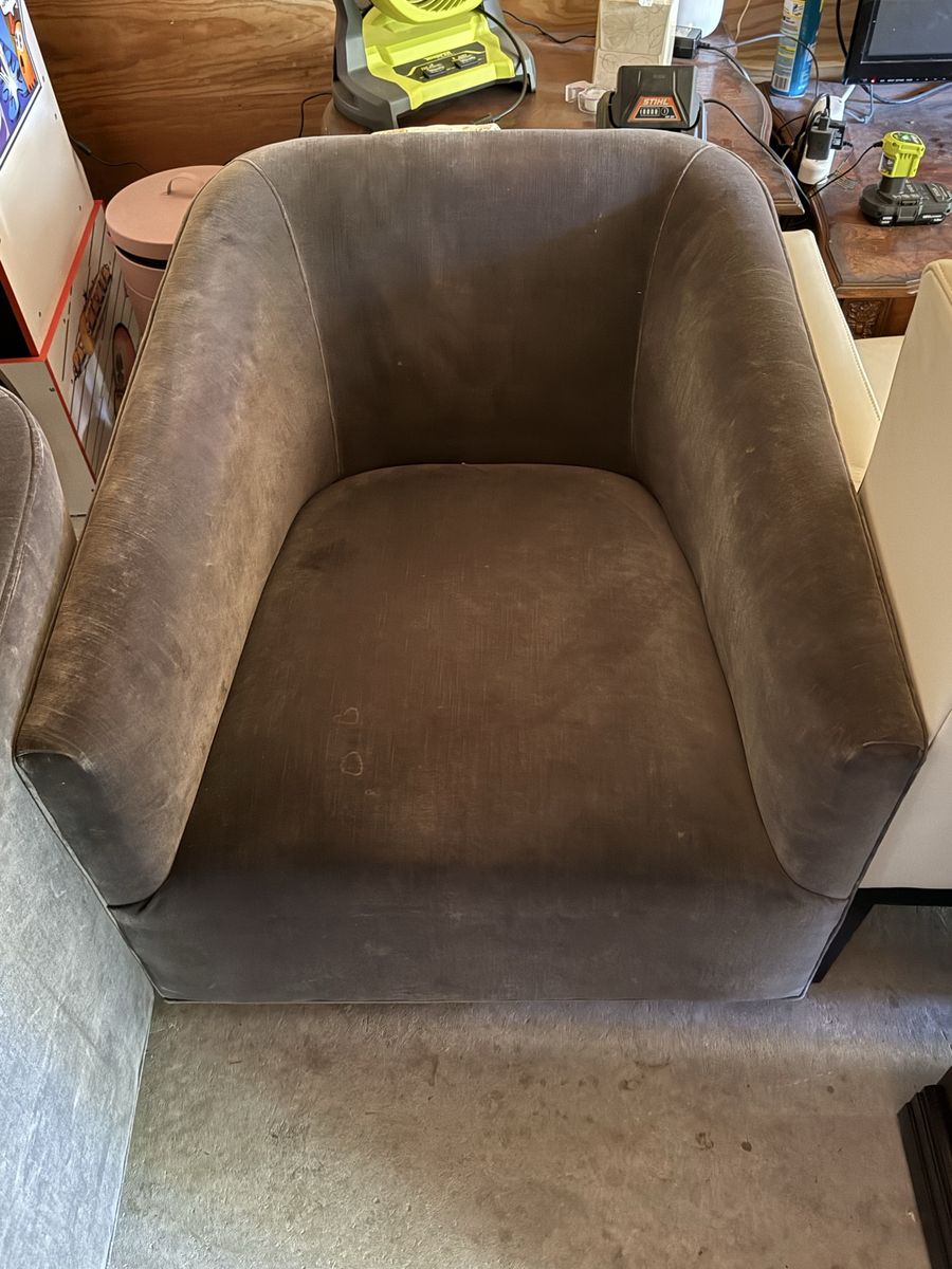 Spinning chairs. Nice soft and comfortable