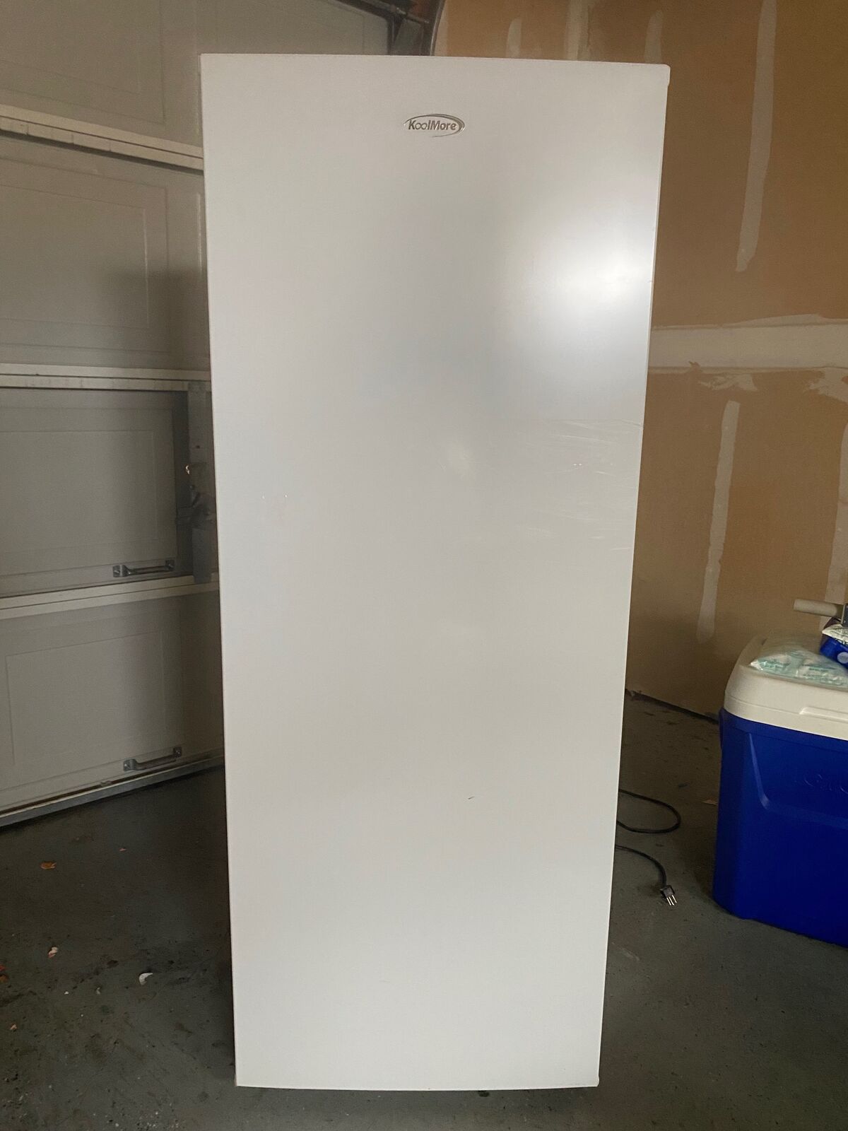 KoolMore 7 Cu. Ft. Upright Freezer