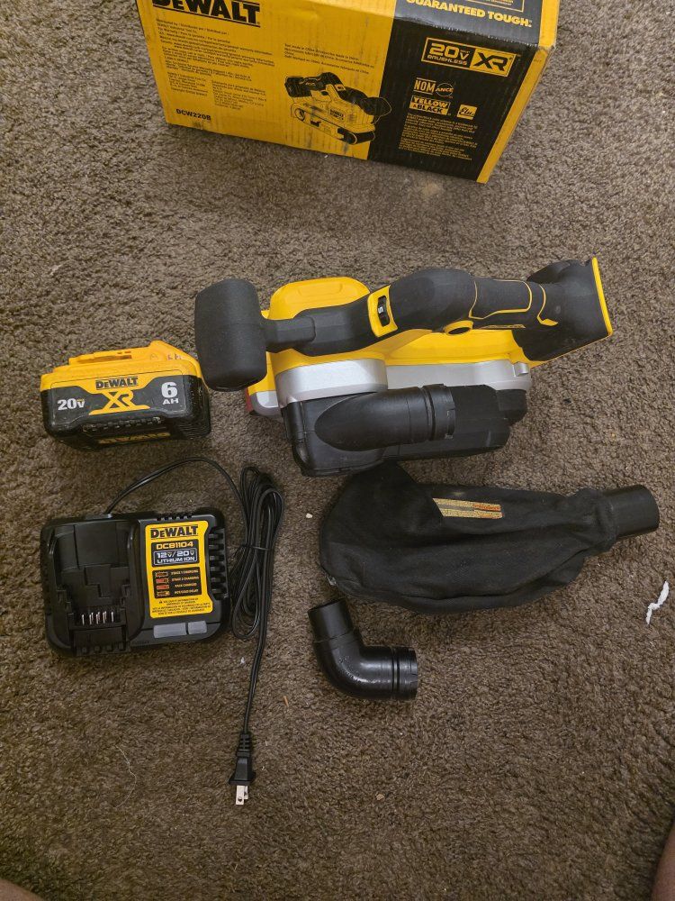DeWalt 20V XR Belt Sander Kit with 6AH Battery & Charger