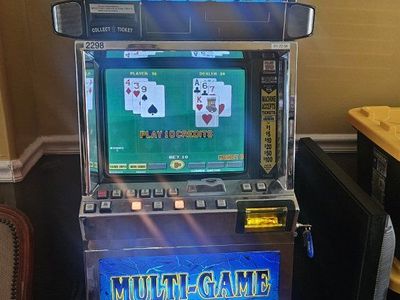 IGT Game King Multi-Game Touchscreen Multi-Denomination Video Poker Slot Machine
