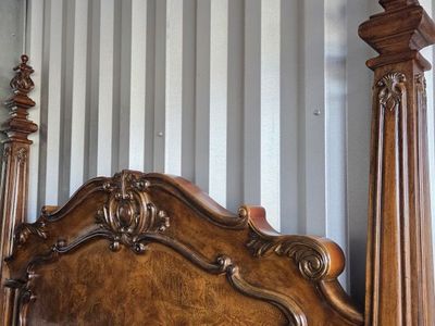 Queen four-poster bed, European Revival style, deluxe